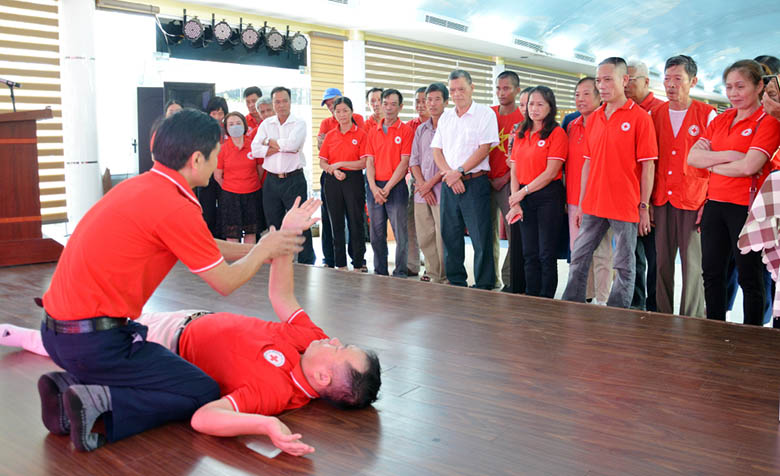 HỘI CHỮ THẬP ĐỎ VIỆT NAM
