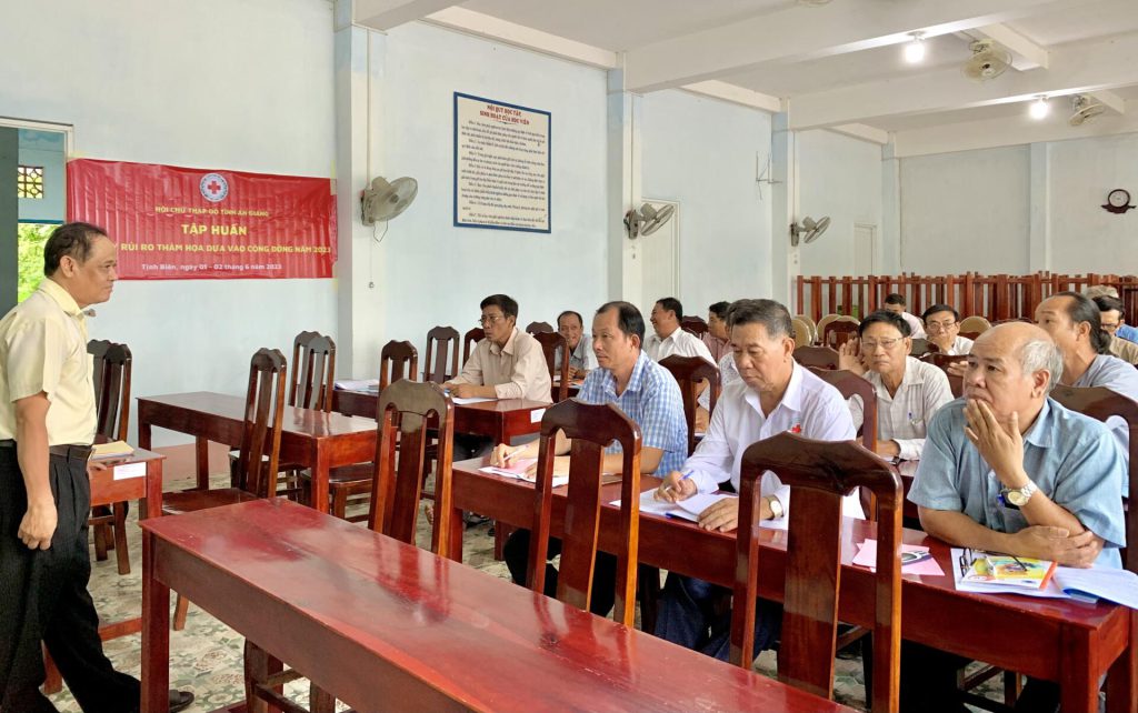 HỘI CHỮ THẬP ĐỎ VIỆT NAM
