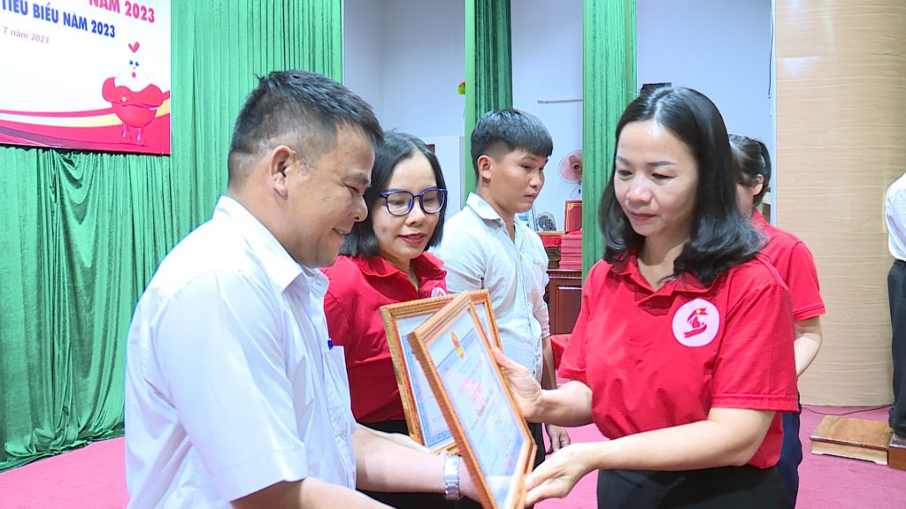 HỘI CHỮ THẬP ĐỎ VIỆT NAM