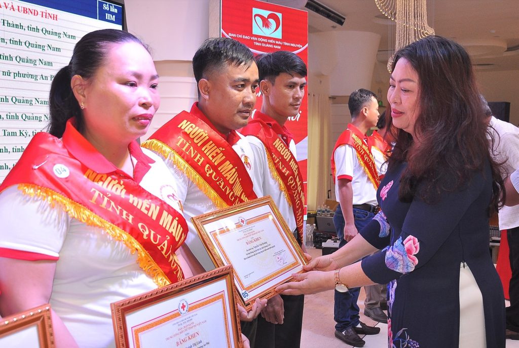 HỘI CHỮ THẬP ĐỎ VIỆT NAM