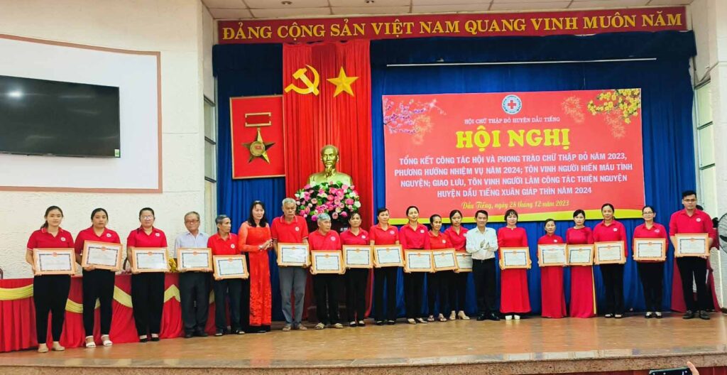 HỘI CHỮ THẬP ĐỎ VIỆT NAM