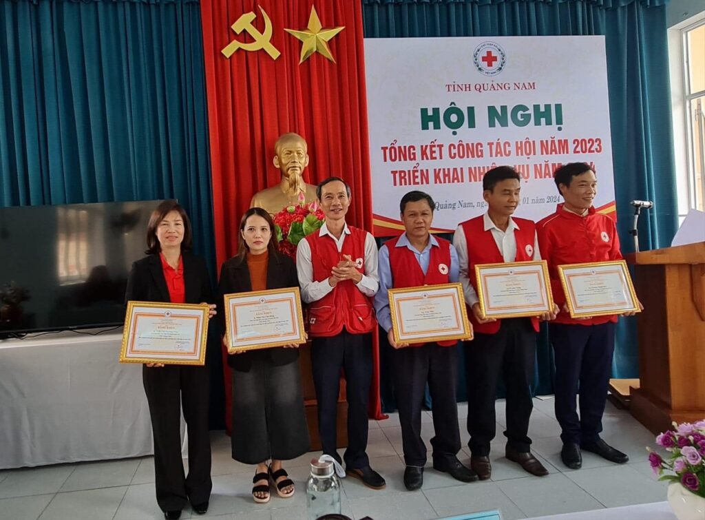 HỘI CHỮ THẬP ĐỎ VIỆT NAM