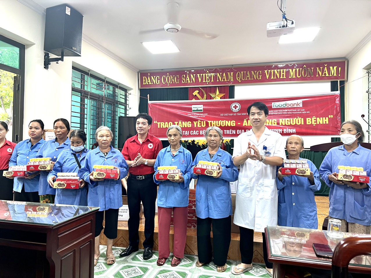 HỘI CHỮ THẬP ĐỎ VIỆT NAM