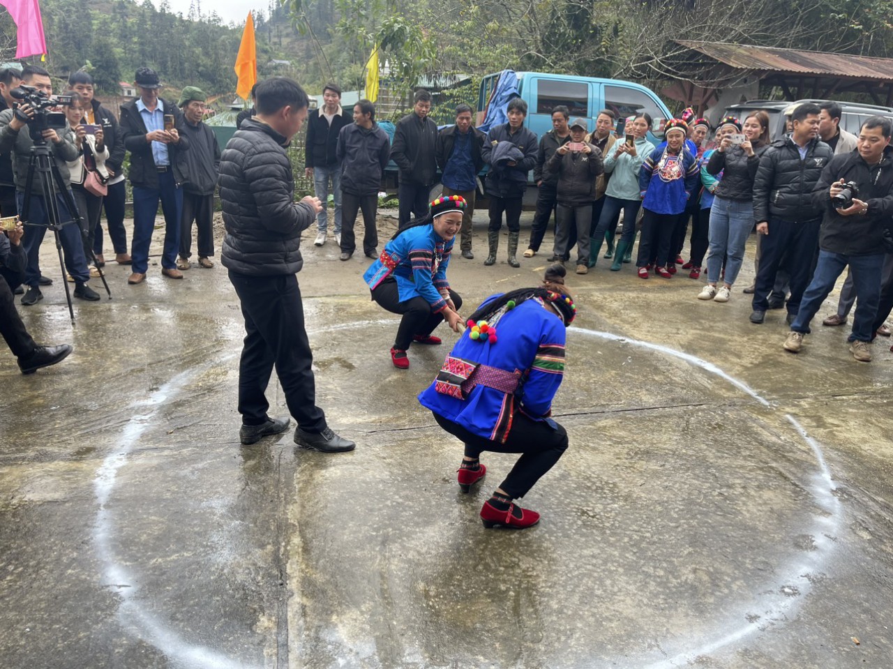 HỘI CHỮ THẬP ĐỎ VIỆT NAM