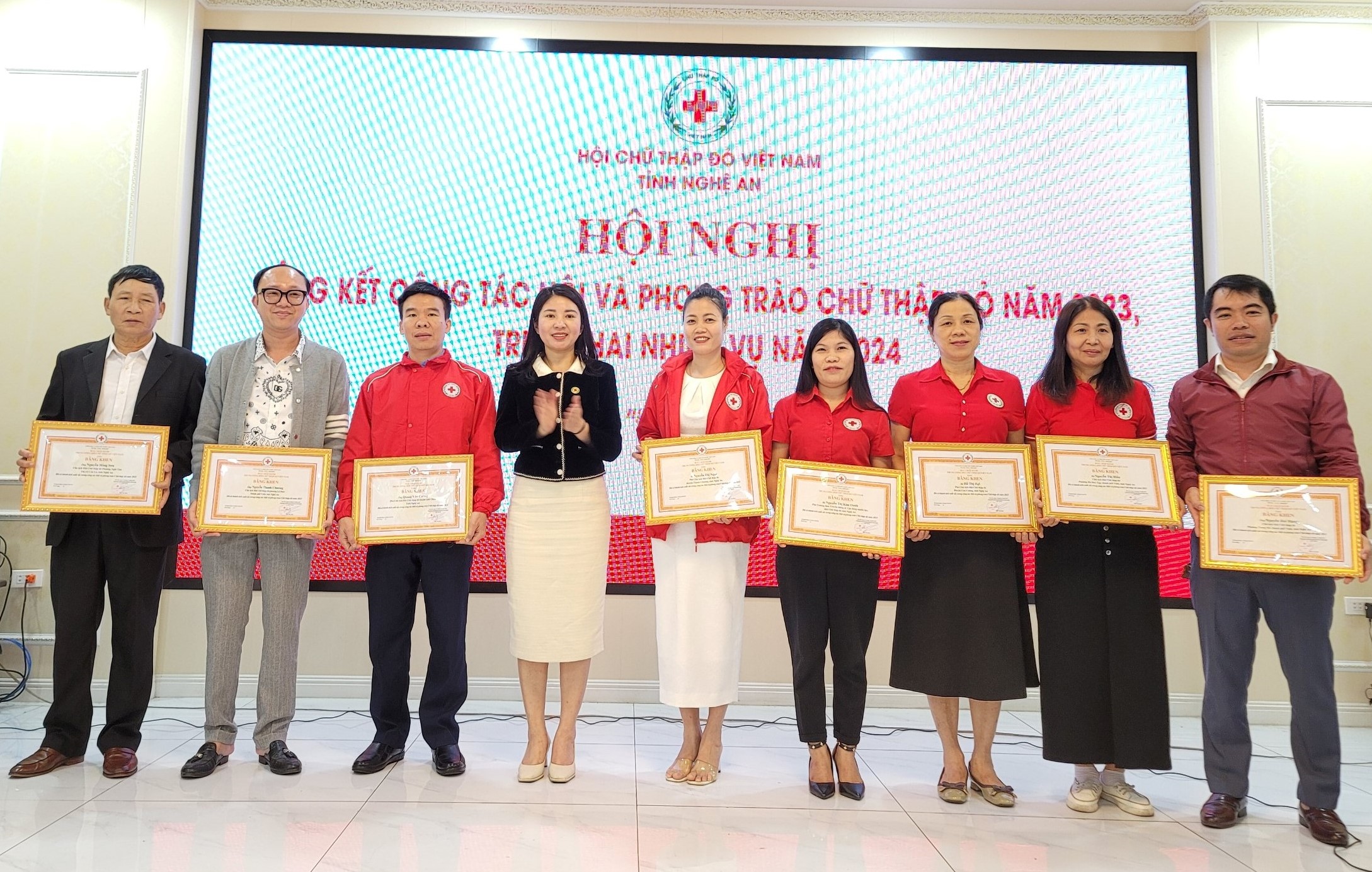 HỘI CHỮ THẬP ĐỎ VIỆT NAM