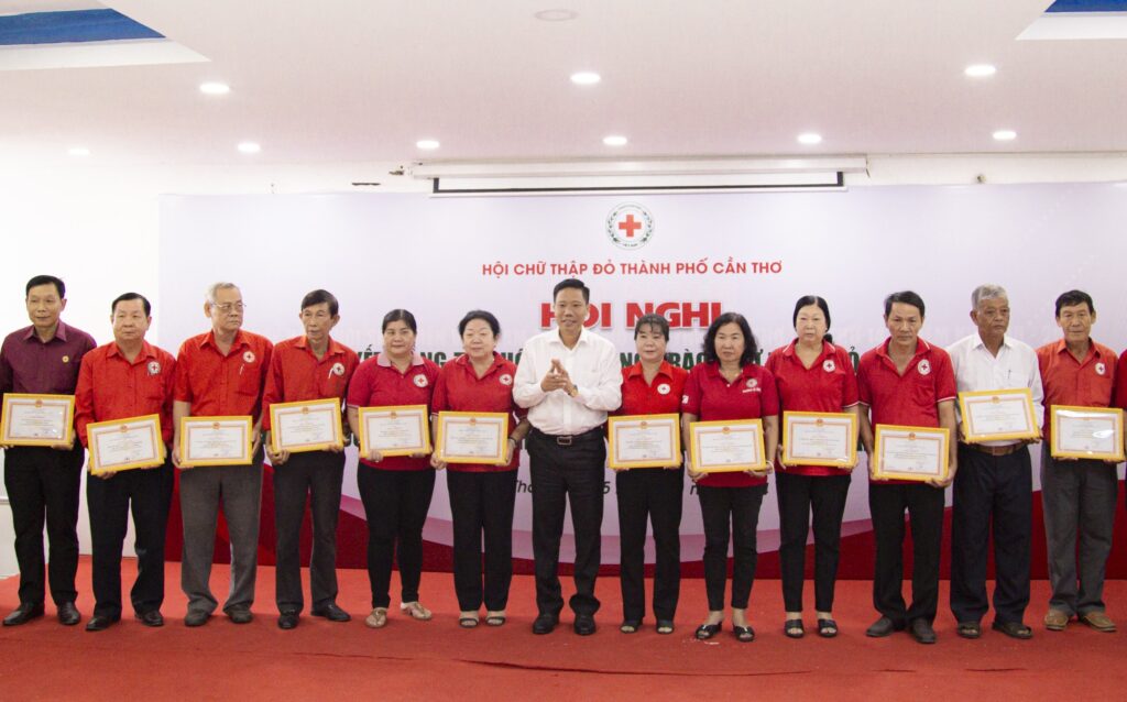 HỘI CHỮ THẬP ĐỎ VIỆT NAM
