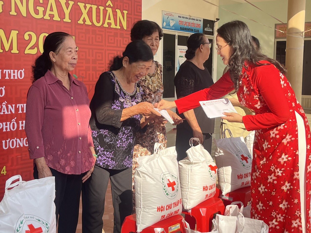 HỘI CHỮ THẬP ĐỎ VIỆT NAM