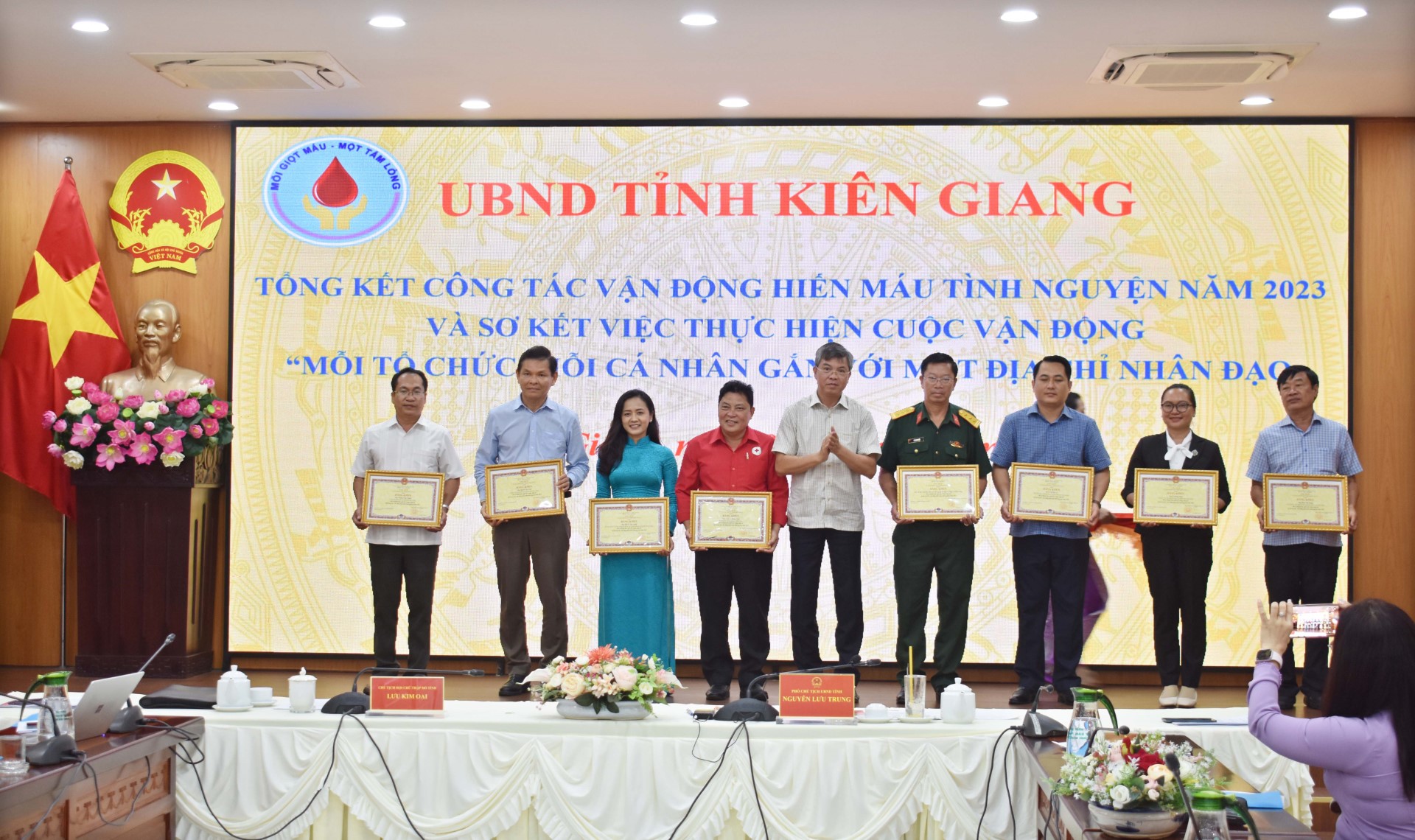 HỘI CHỮ THẬP ĐỎ VIỆT NAM