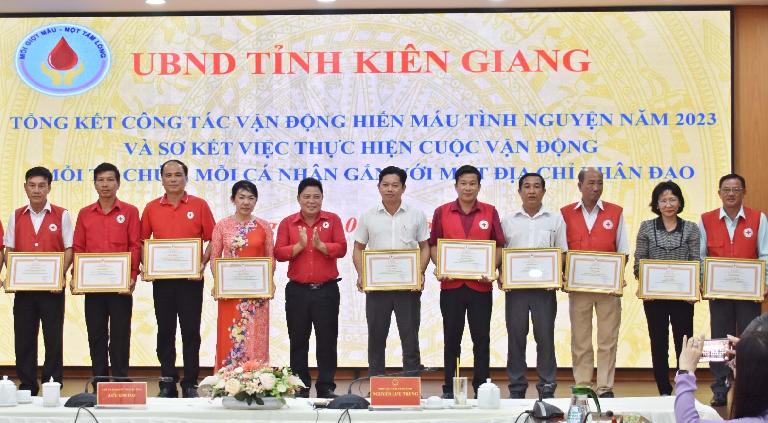 HỘI CHỮ THẬP ĐỎ VIỆT NAM