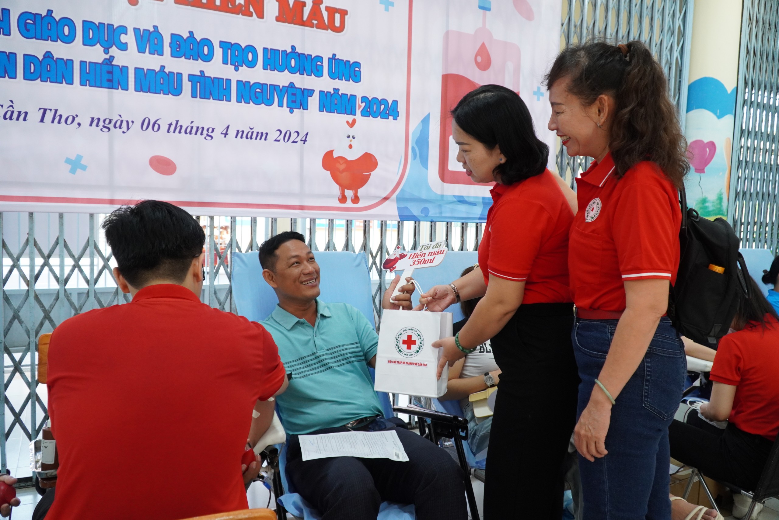 HỘI CHỮ THẬP ĐỎ VIỆT NAM