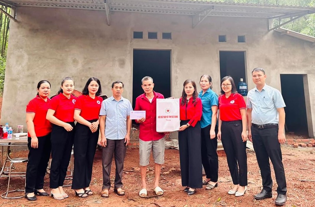 HỘI CHỮ THẬP ĐỎ VIỆT NAM