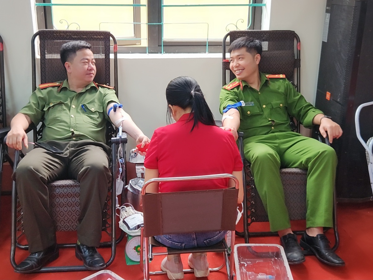 HỘI CHỮ THẬP ĐỎ VIỆT NAM