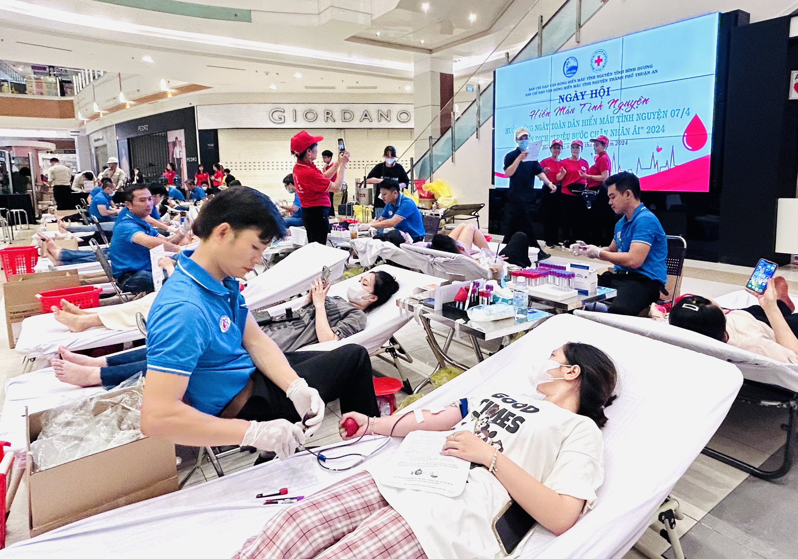 HỘI CHỮ THẬP ĐỎ VIỆT NAM