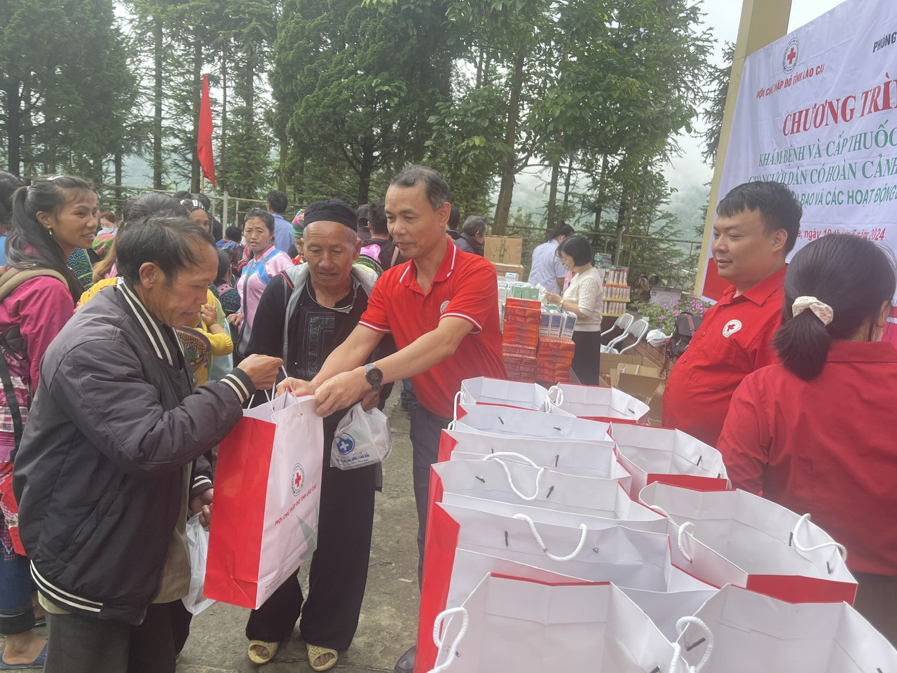 HỘI CHỮ THẬP ĐỎ VIỆT NAM