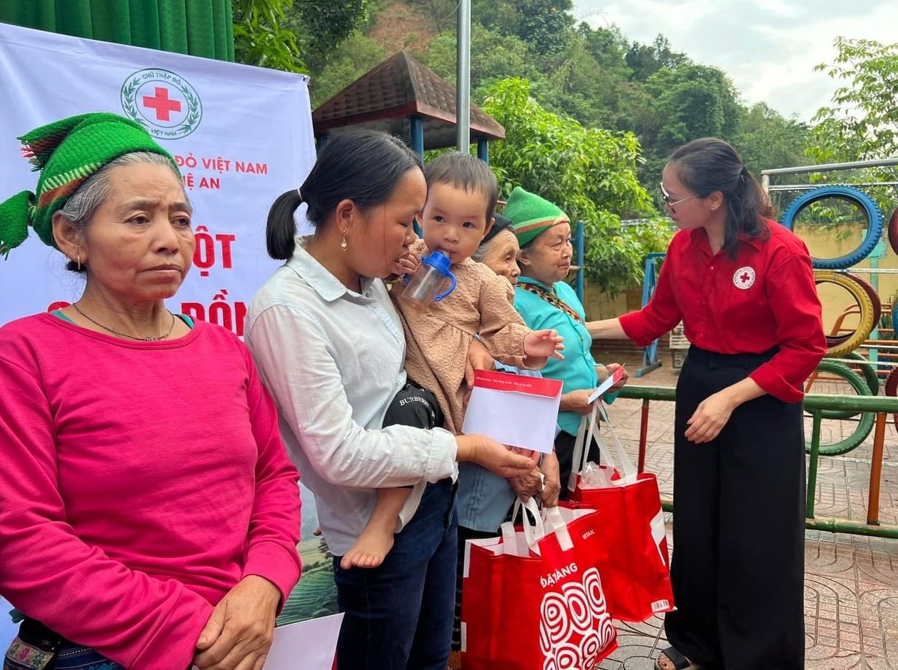 HỘI CHỮ THẬP ĐỎ VIỆT NAM