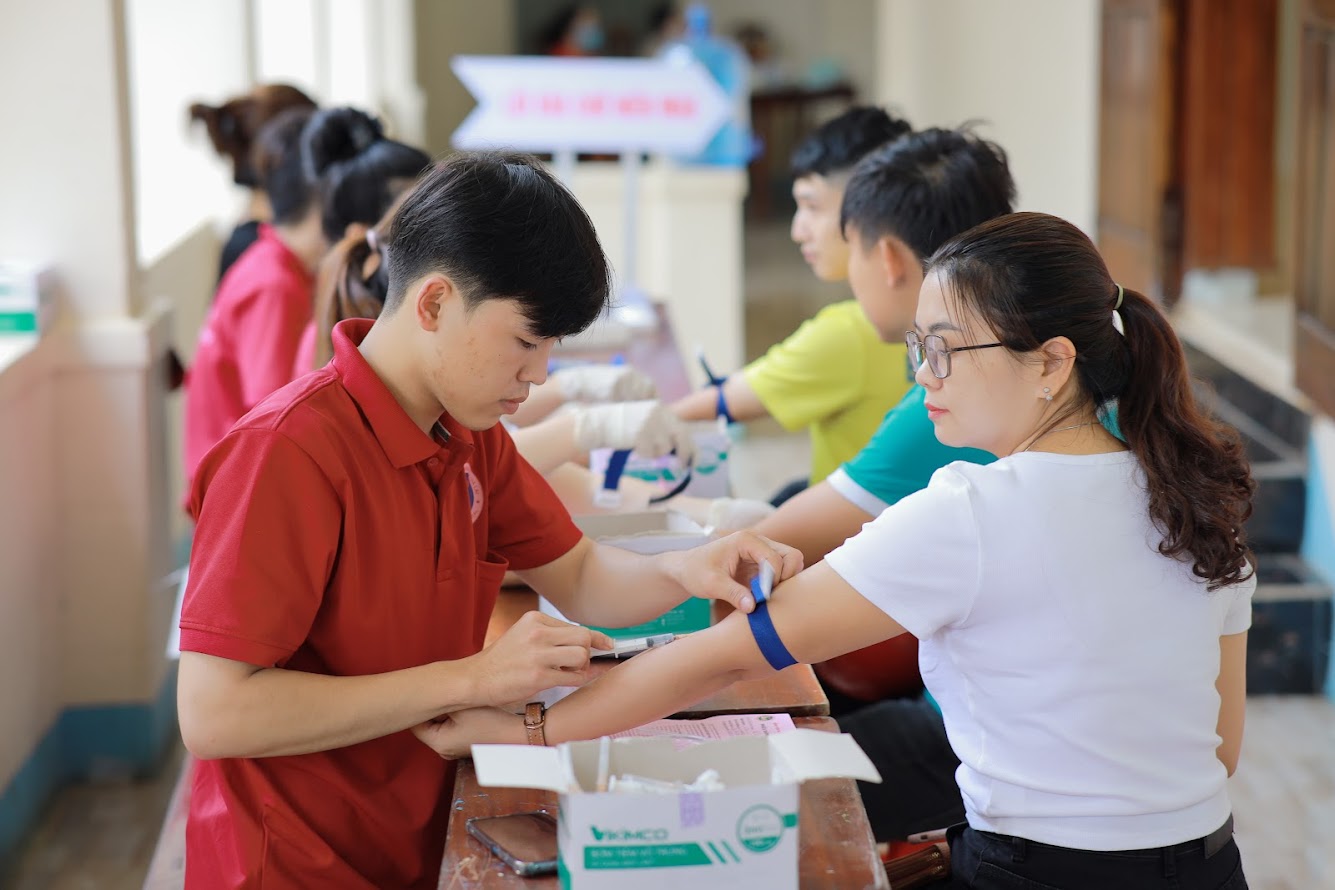 HỘI CHỮ THẬP ĐỎ VIỆT NAM