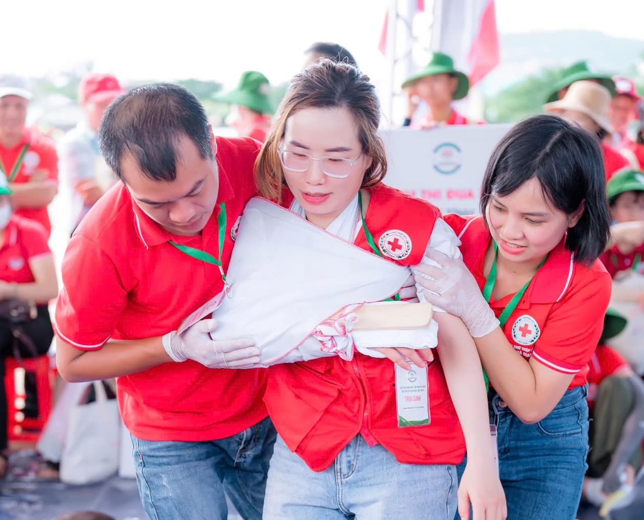 HỘI CHỮ THẬP ĐỎ VIỆT NAM