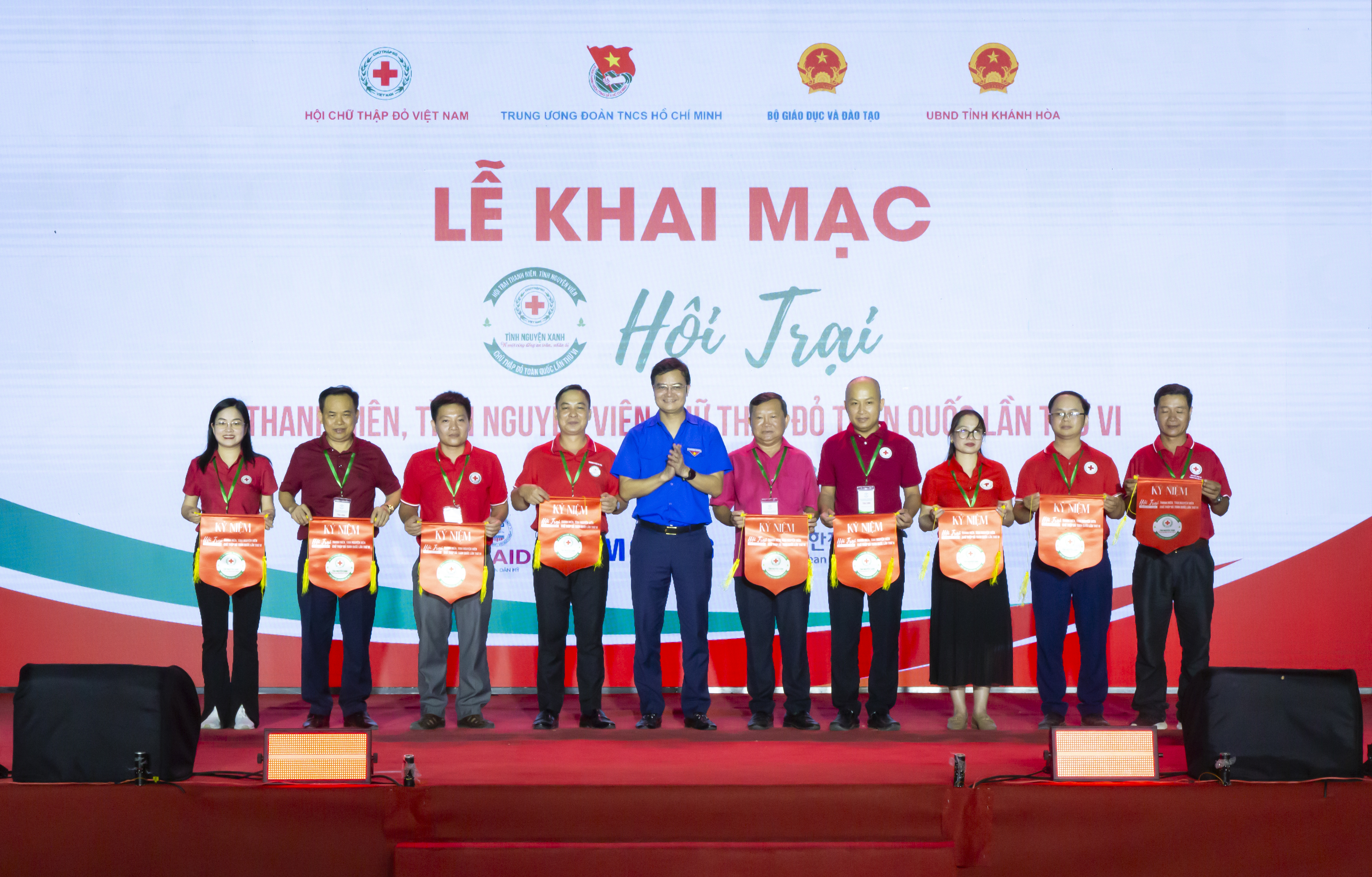 HỘI CHỮ THẬP ĐỎ VIỆT NAM
