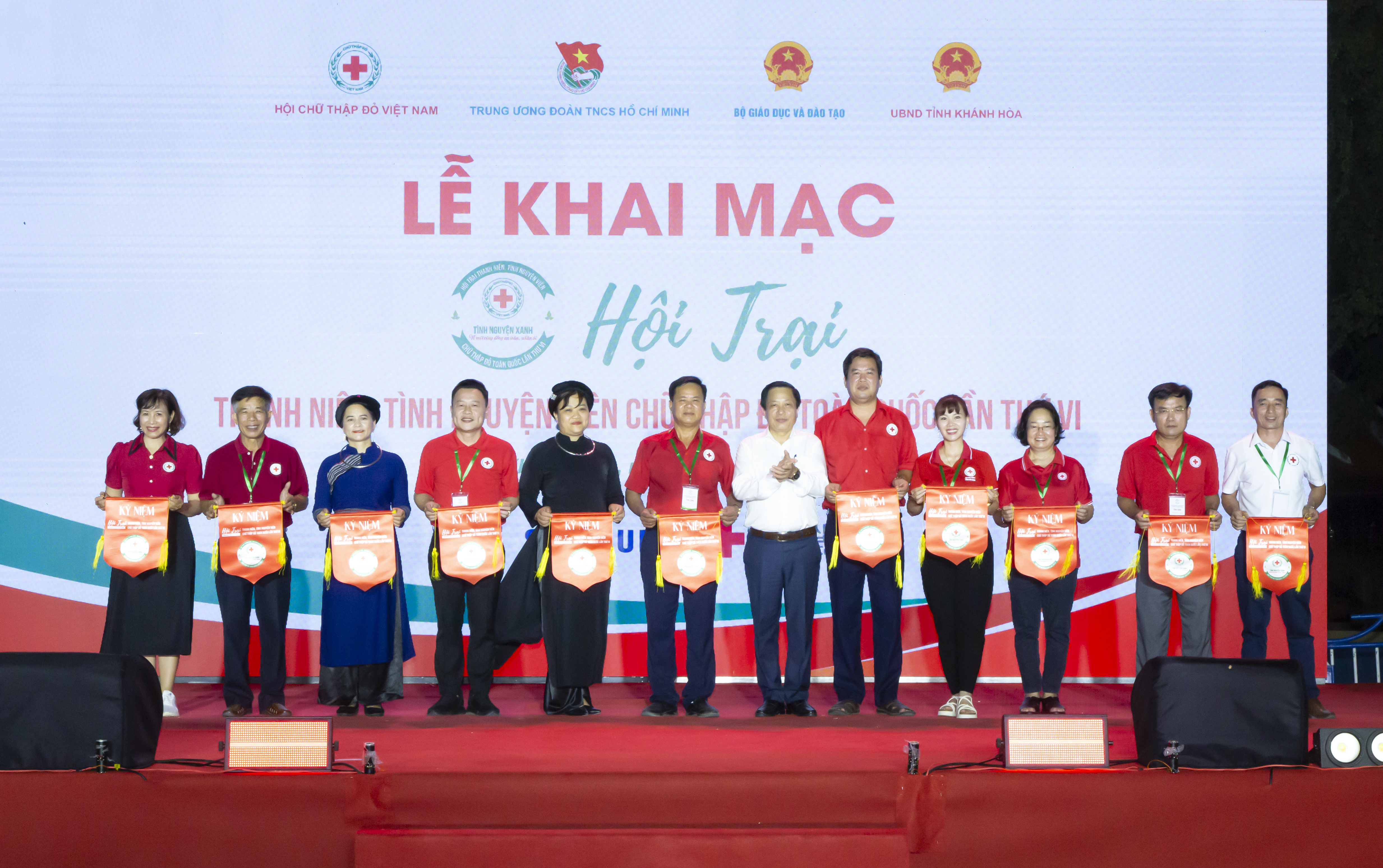 HỘI CHỮ THẬP ĐỎ VIỆT NAM