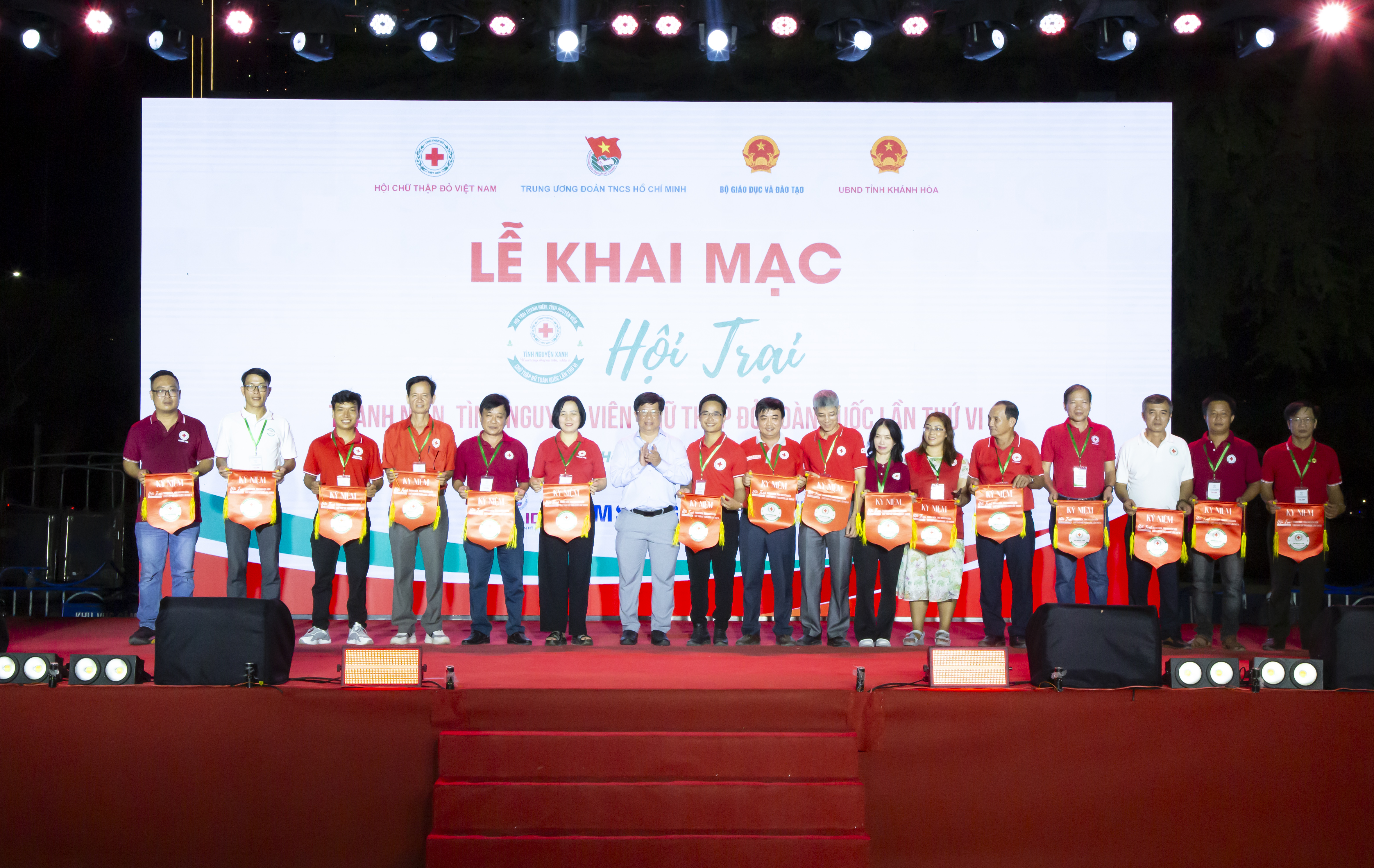 HỘI CHỮ THẬP ĐỎ VIỆT NAM