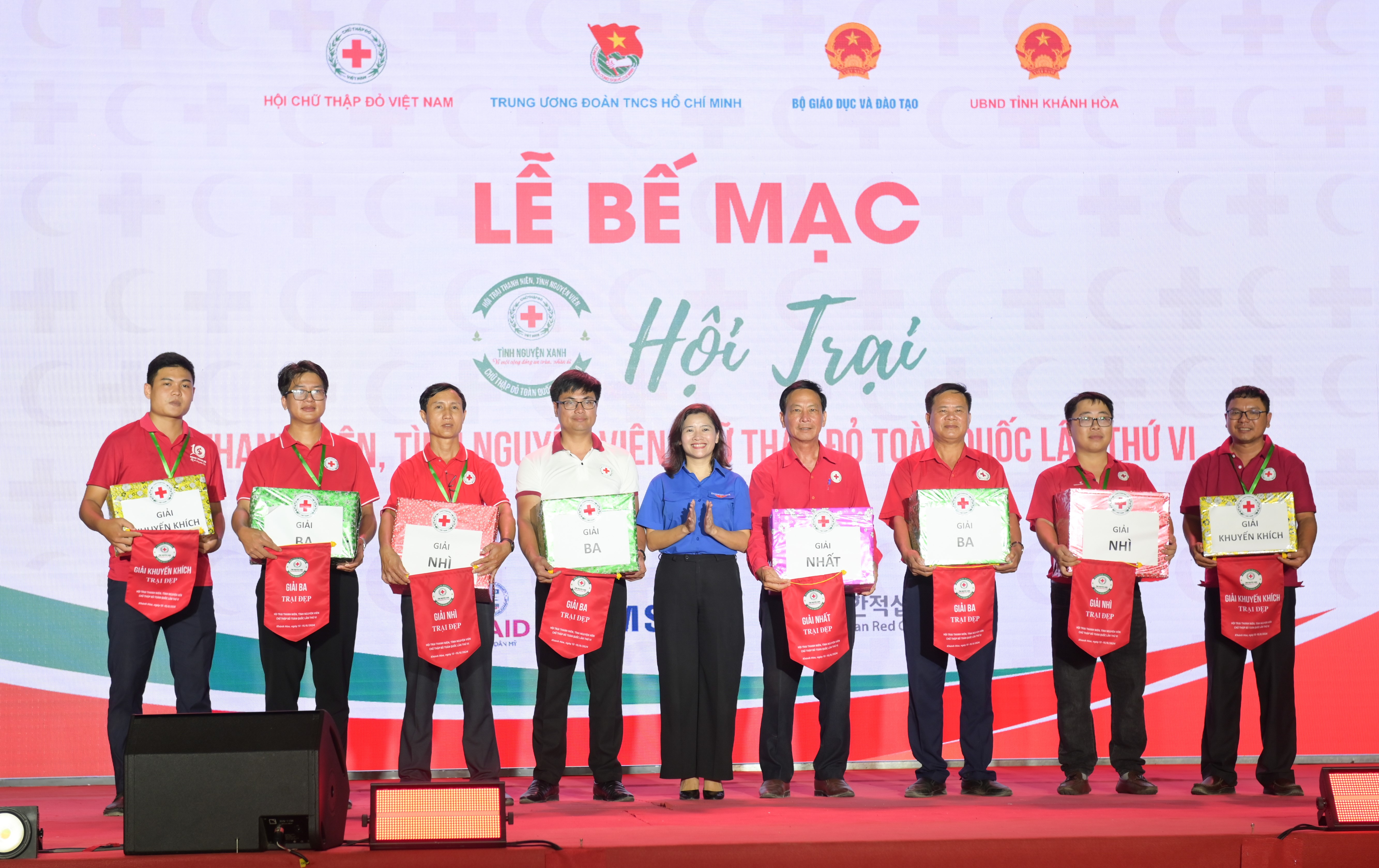 HỘI CHỮ THẬP ĐỎ VIỆT NAM