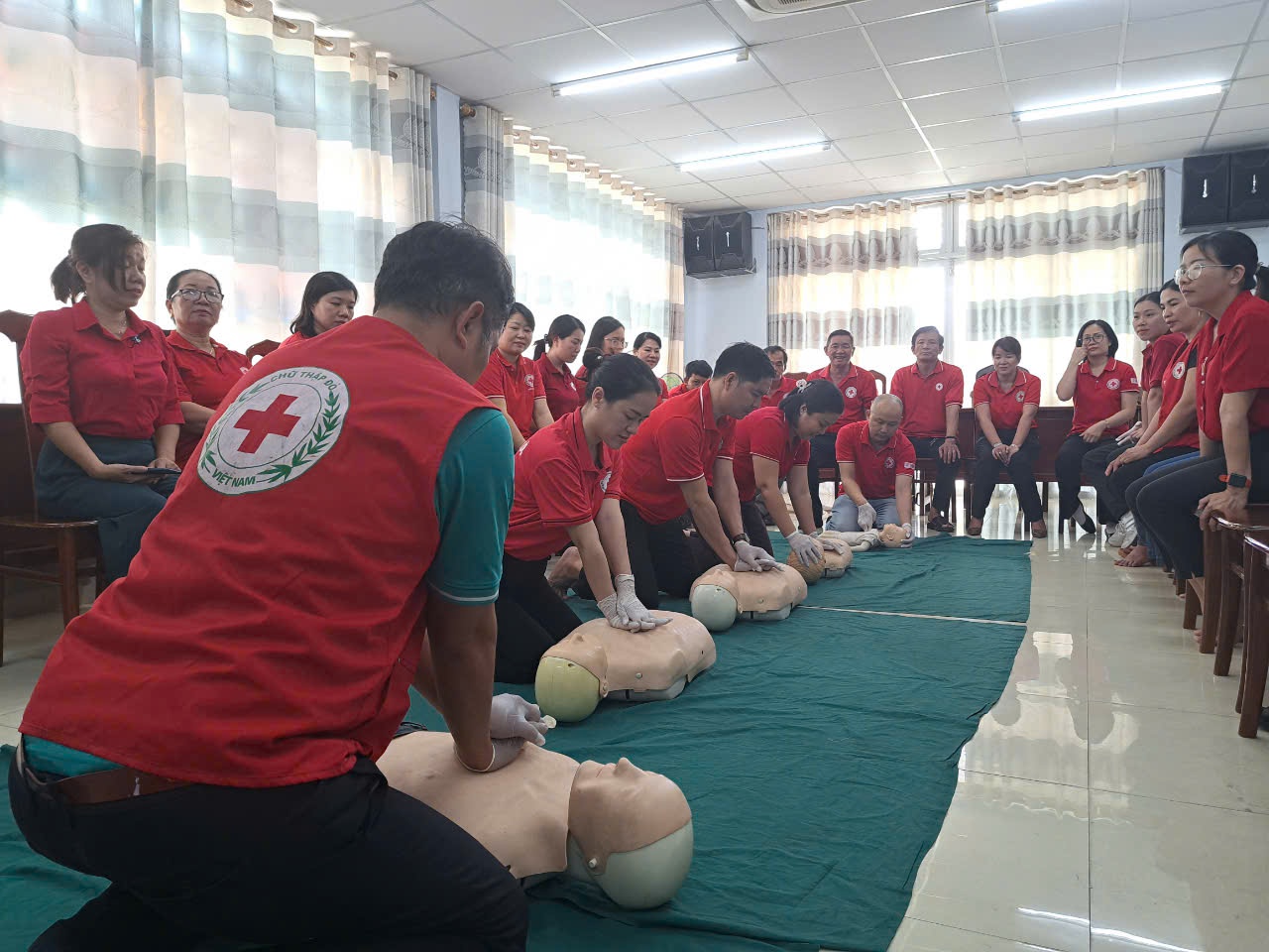 HỘI CHỮ THẬP ĐỎ VIỆT NAM