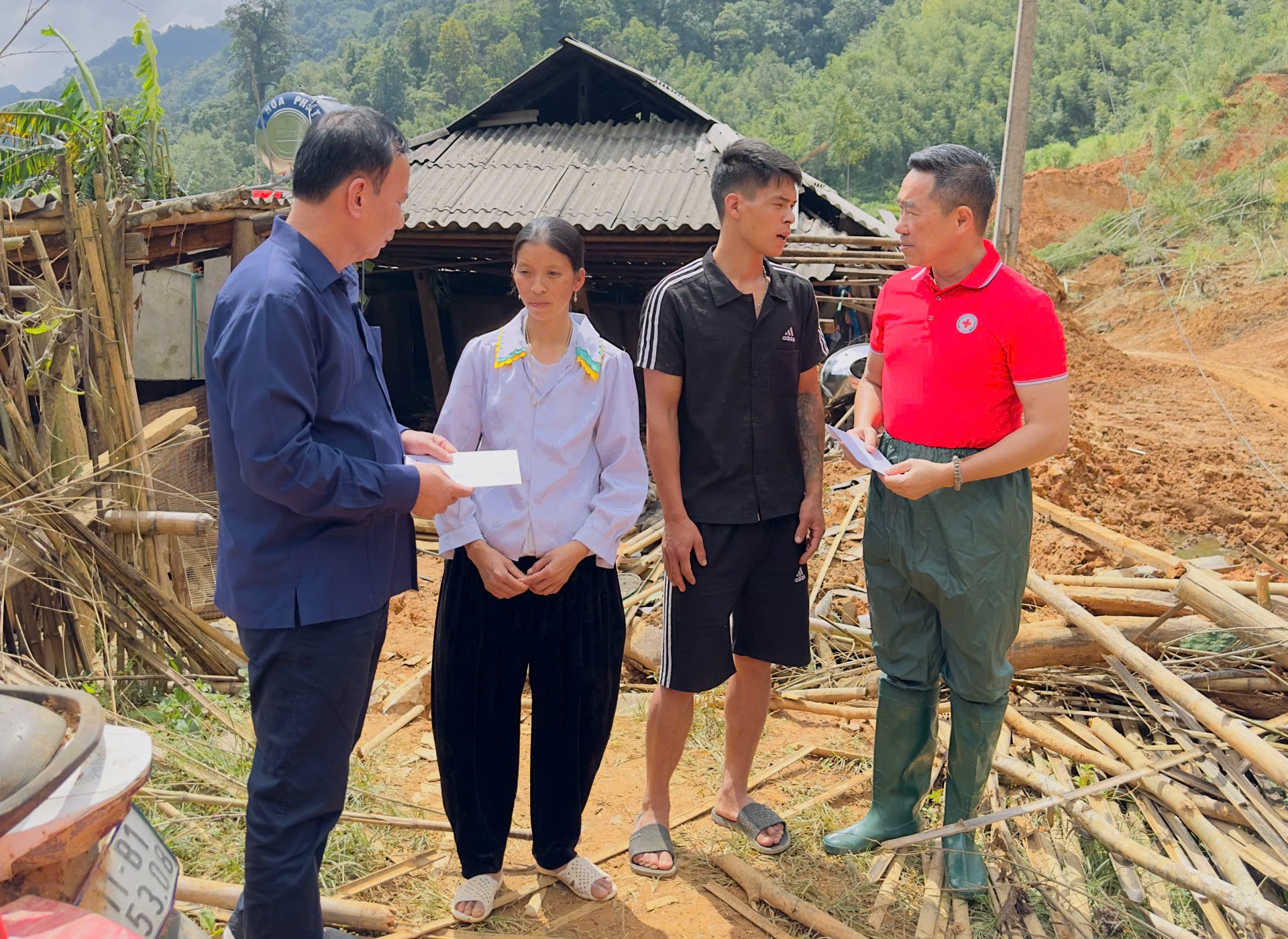 HỘI CHỮ THẬP ĐỎ VIỆT NAM