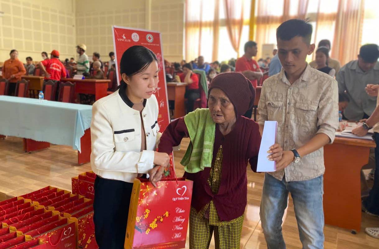 HỘI CHỮ THẬP ĐỎ VIỆT NAM