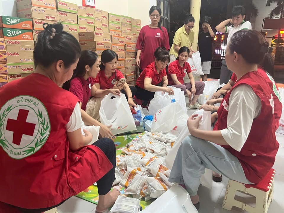 HỘI CHỮ THẬP ĐỎ VIỆT NAM