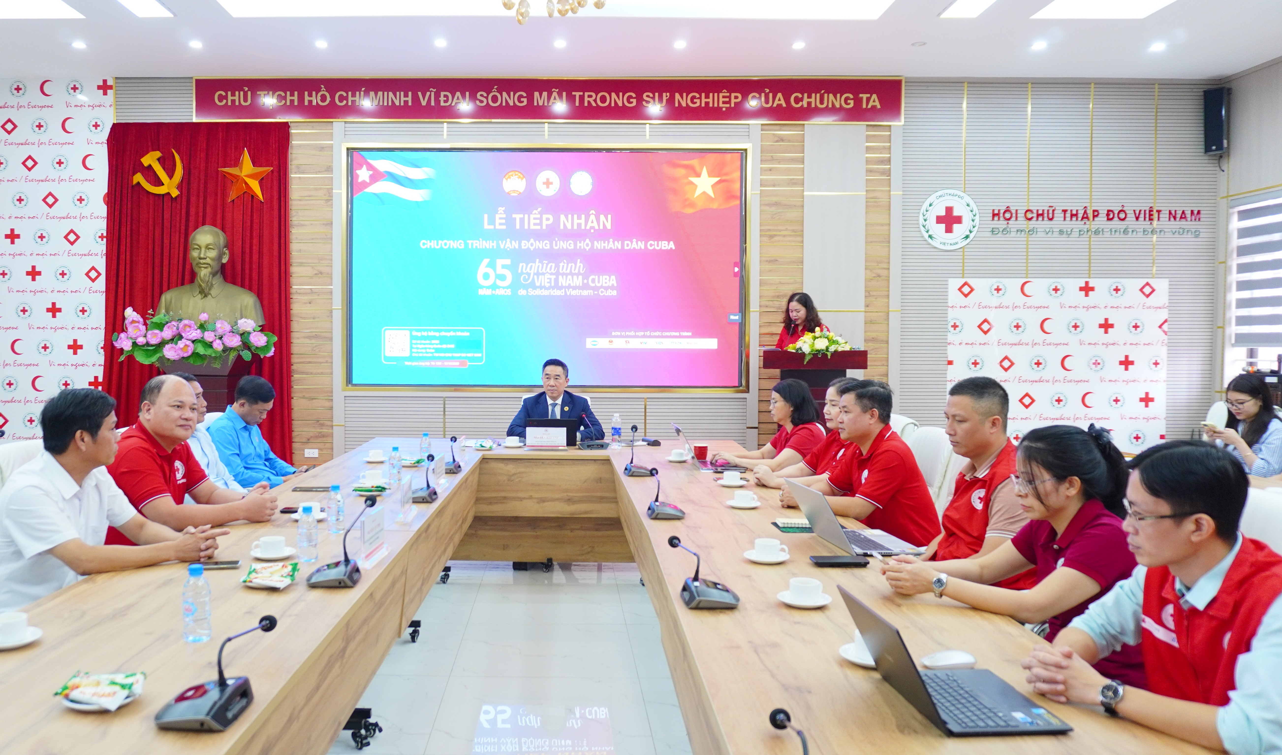 HỘI CHỮ THẬP ĐỎ VIỆT NAM