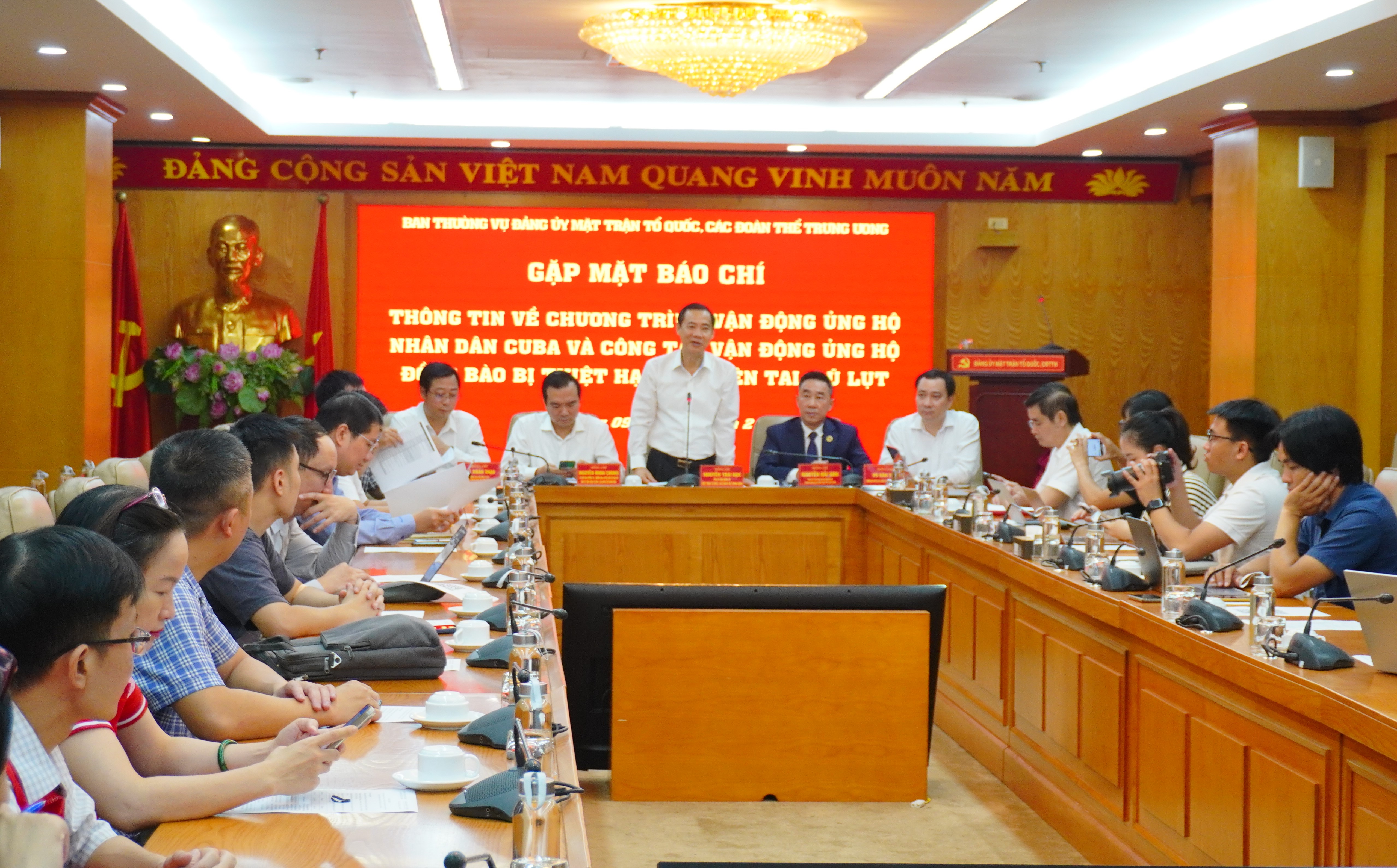 HỘI CHỮ THẬP ĐỎ VIỆT NAM