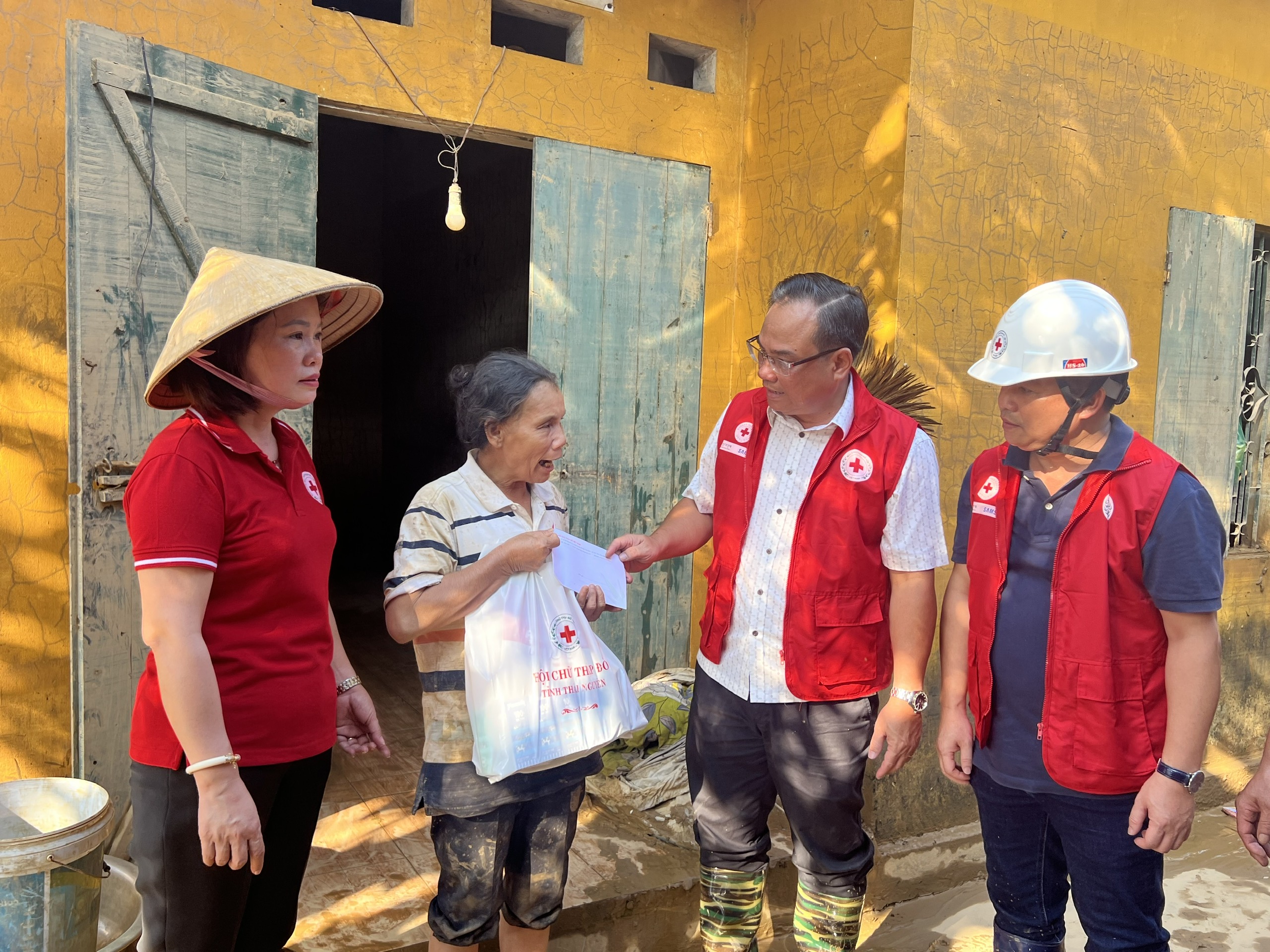 HỘI CHỮ THẬP ĐỎ VIỆT NAM