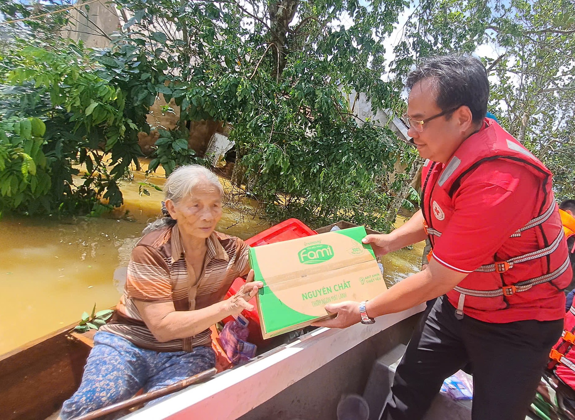 HỘI CHỮ THẬP ĐỎ VIỆT NAM