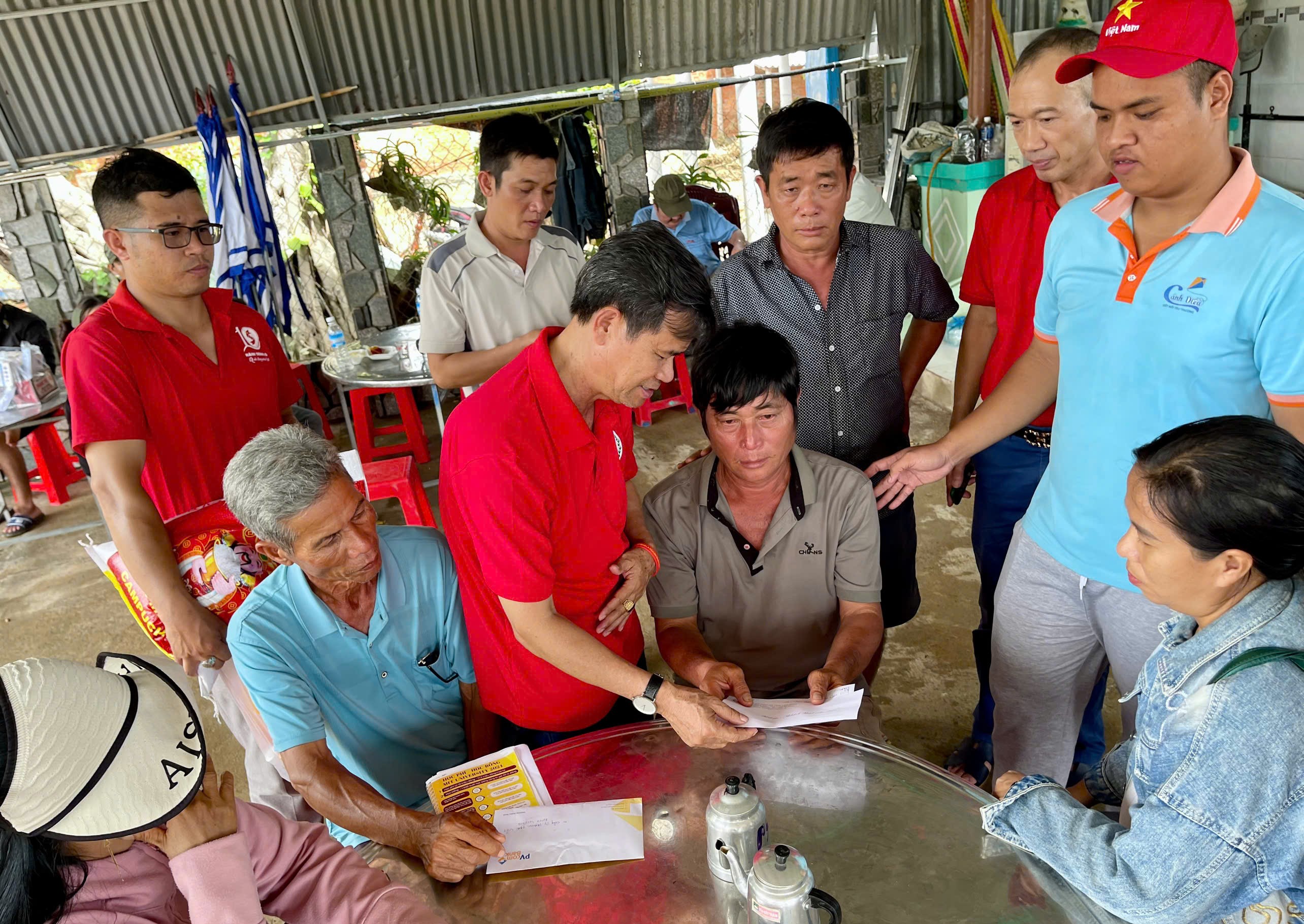 HỘI CHỮ THẬP ĐỎ VIỆT NAM