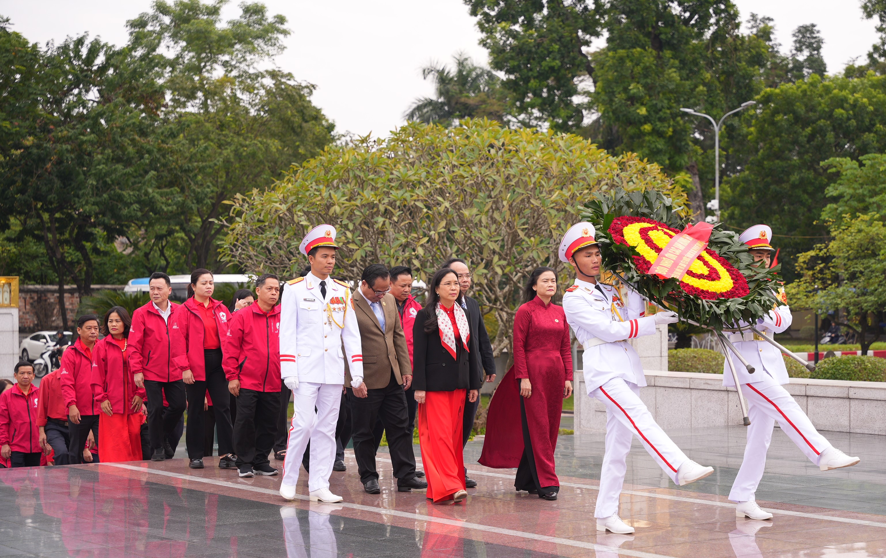 HỘI CHỮ THẬP ĐỎ VIỆT NAM