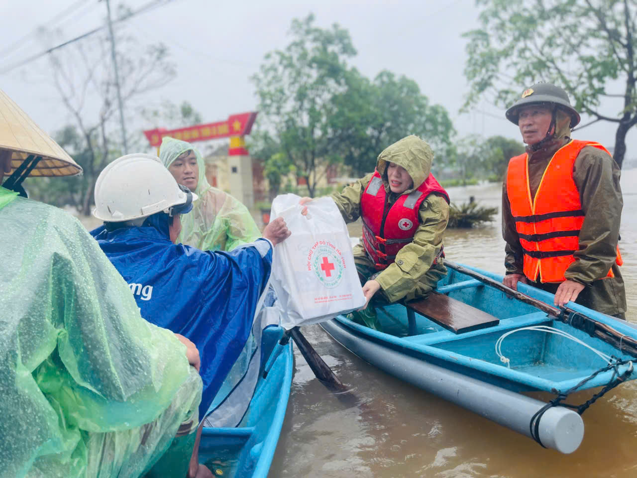HỘI CHỮ THẬP ĐỎ VIỆT NAM