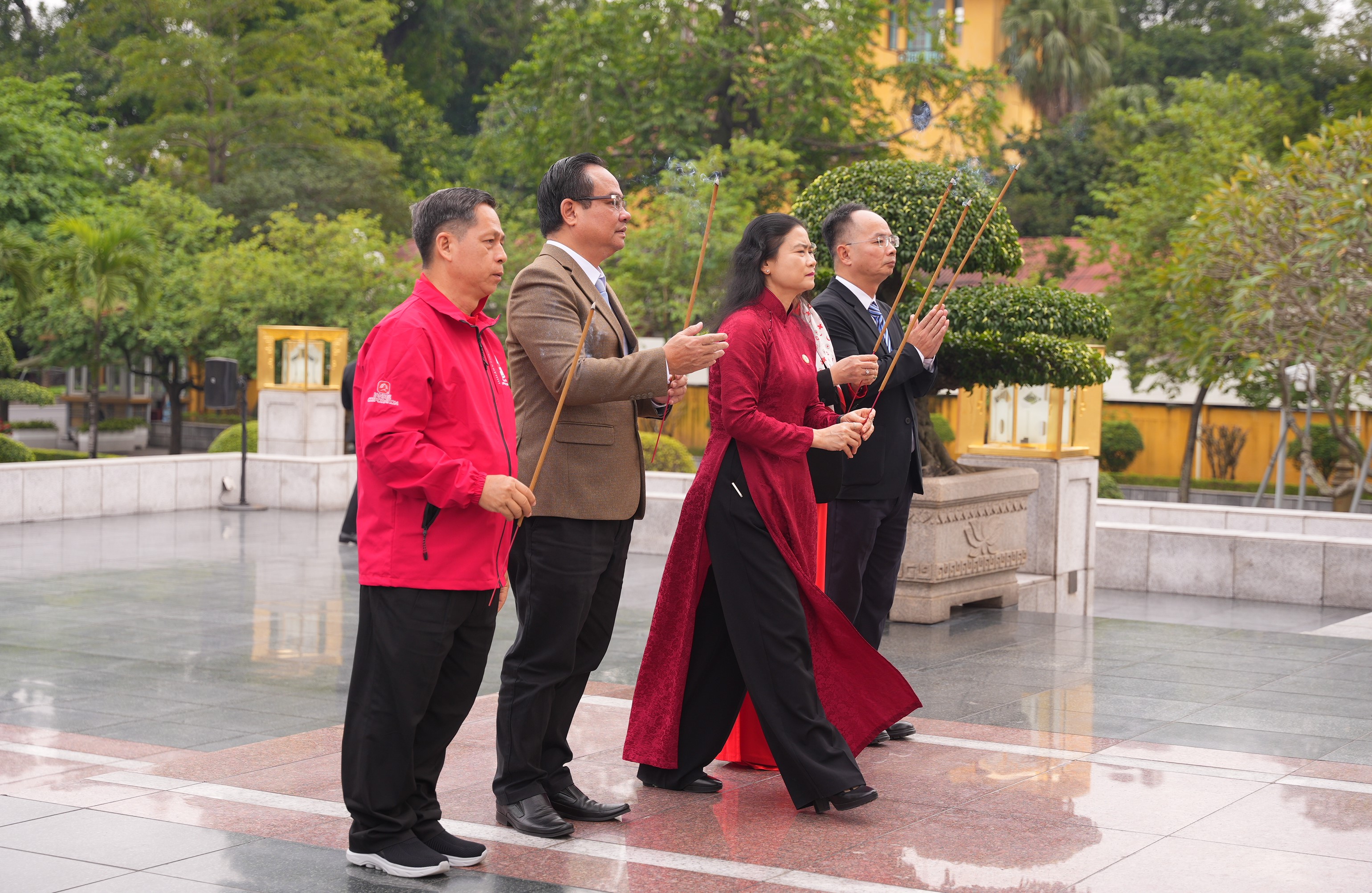 HỘI CHỮ THẬP ĐỎ VIỆT NAM