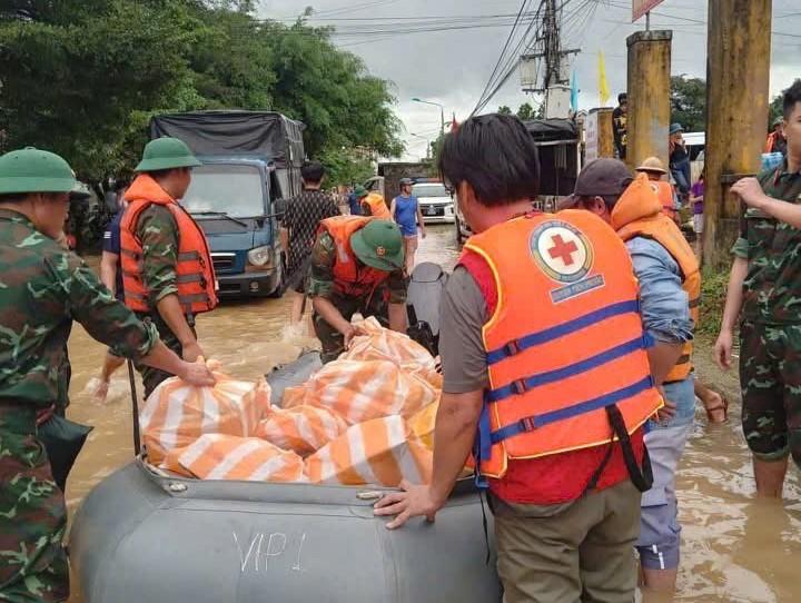 HỘI CHỮ THẬP ĐỎ VIỆT NAM