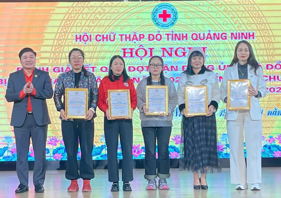 HỘI CHỮ THẬP ĐỎ VIỆT NAM