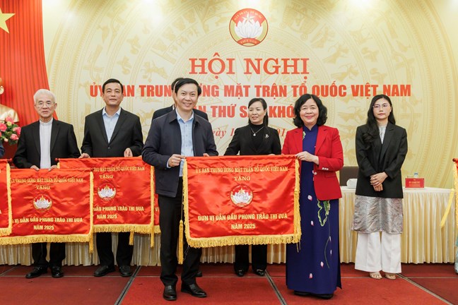 HỘI CHỮ THẬP ĐỎ VIỆT NAM