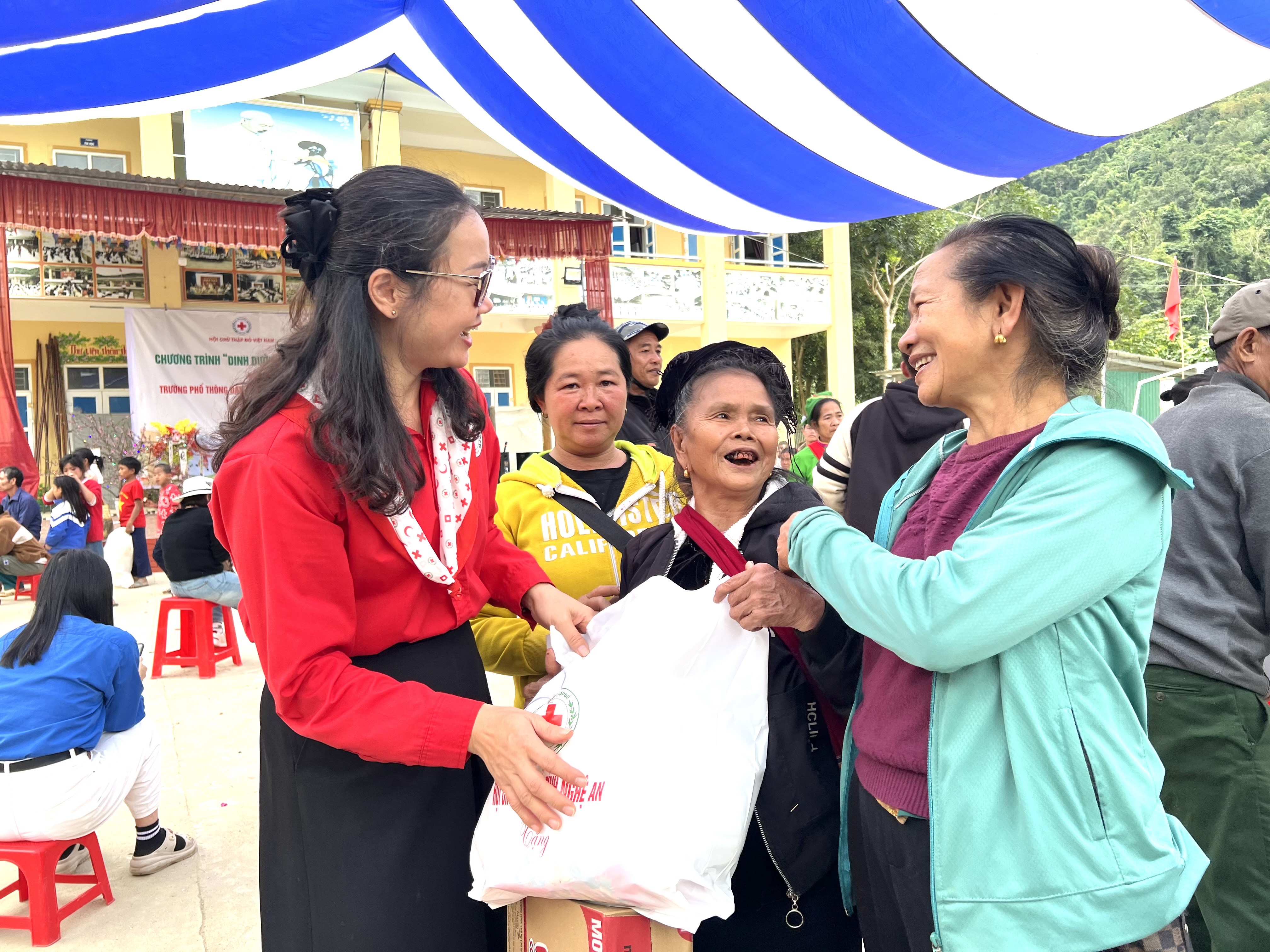 HỘI CHỮ THẬP ĐỎ VIỆT NAM