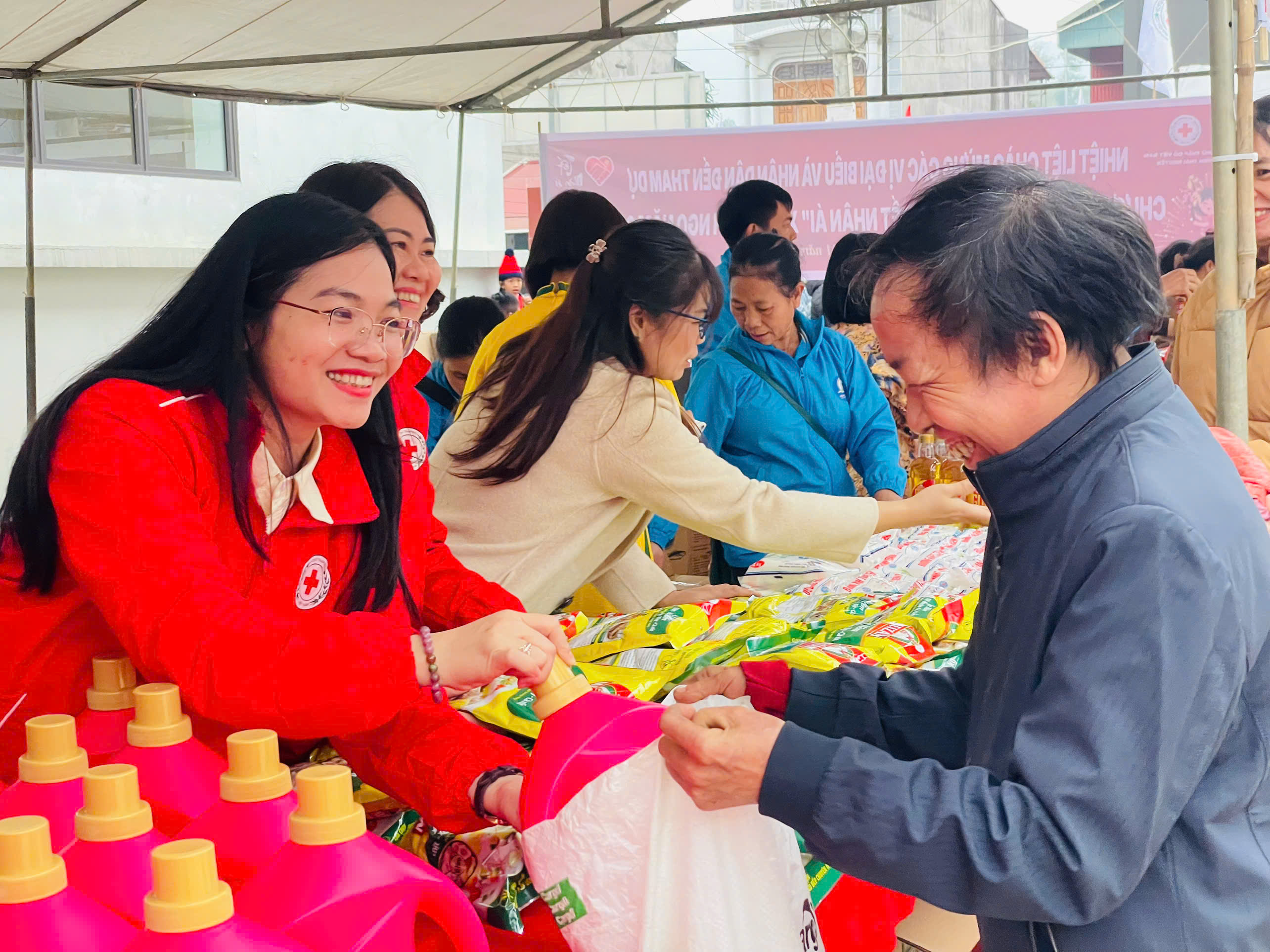HỘI CHỮ THẬP ĐỎ VIỆT NAM