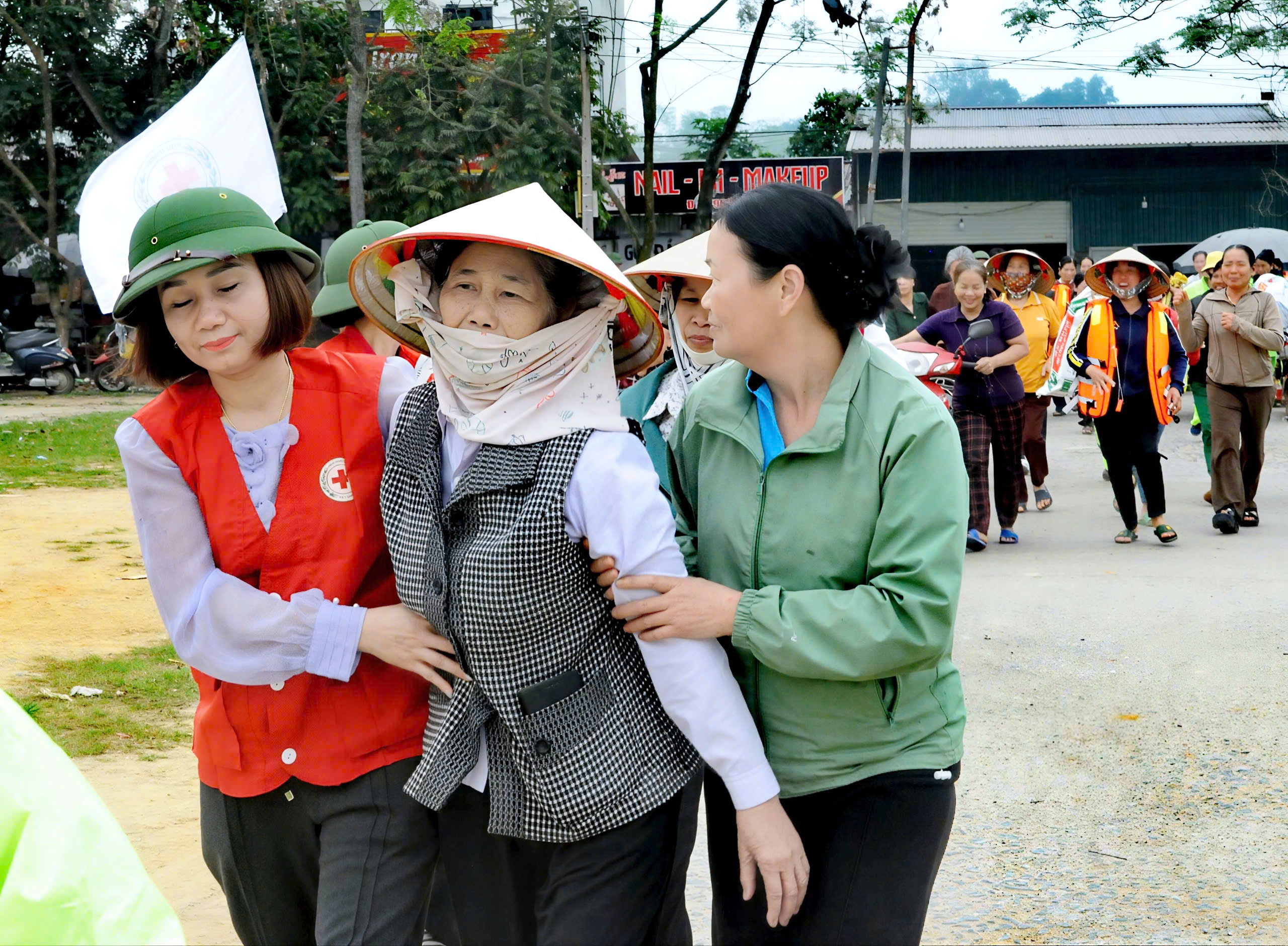 HỘI CHỮ THẬP ĐỎ VIỆT NAM
