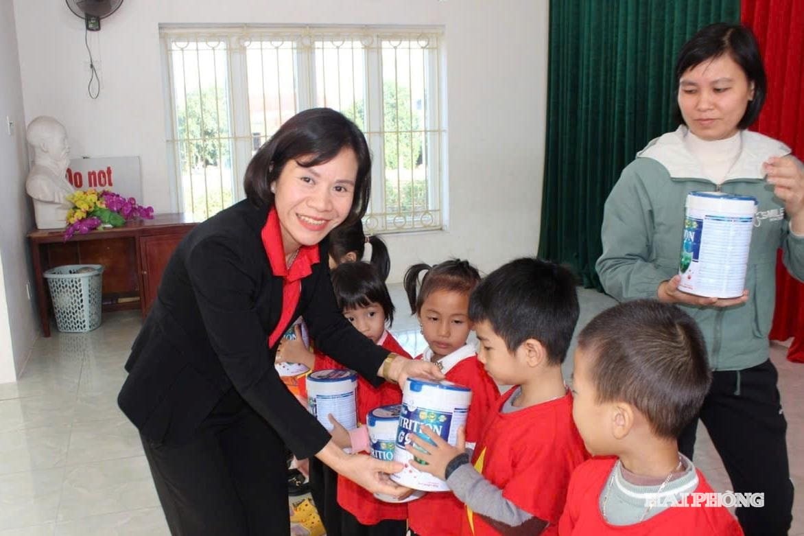 HỘI CHỮ THẬP ĐỎ VIỆT NAM