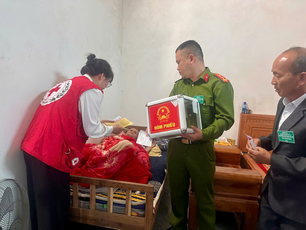 HỘI CHỮ THẬP ĐỎ VIỆT NAM