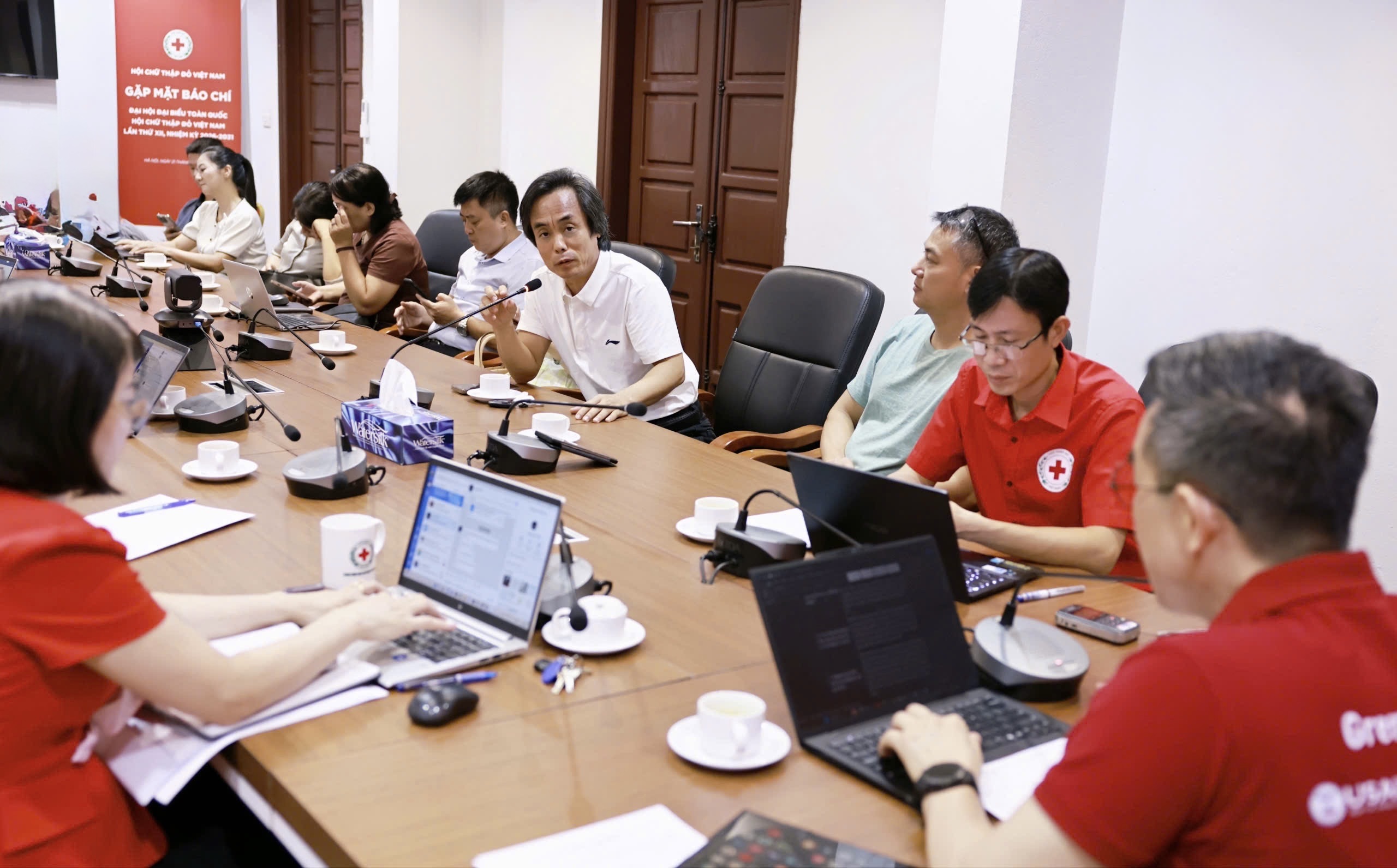 HỘI CHỮ THẬP ĐỎ VIỆT NAM